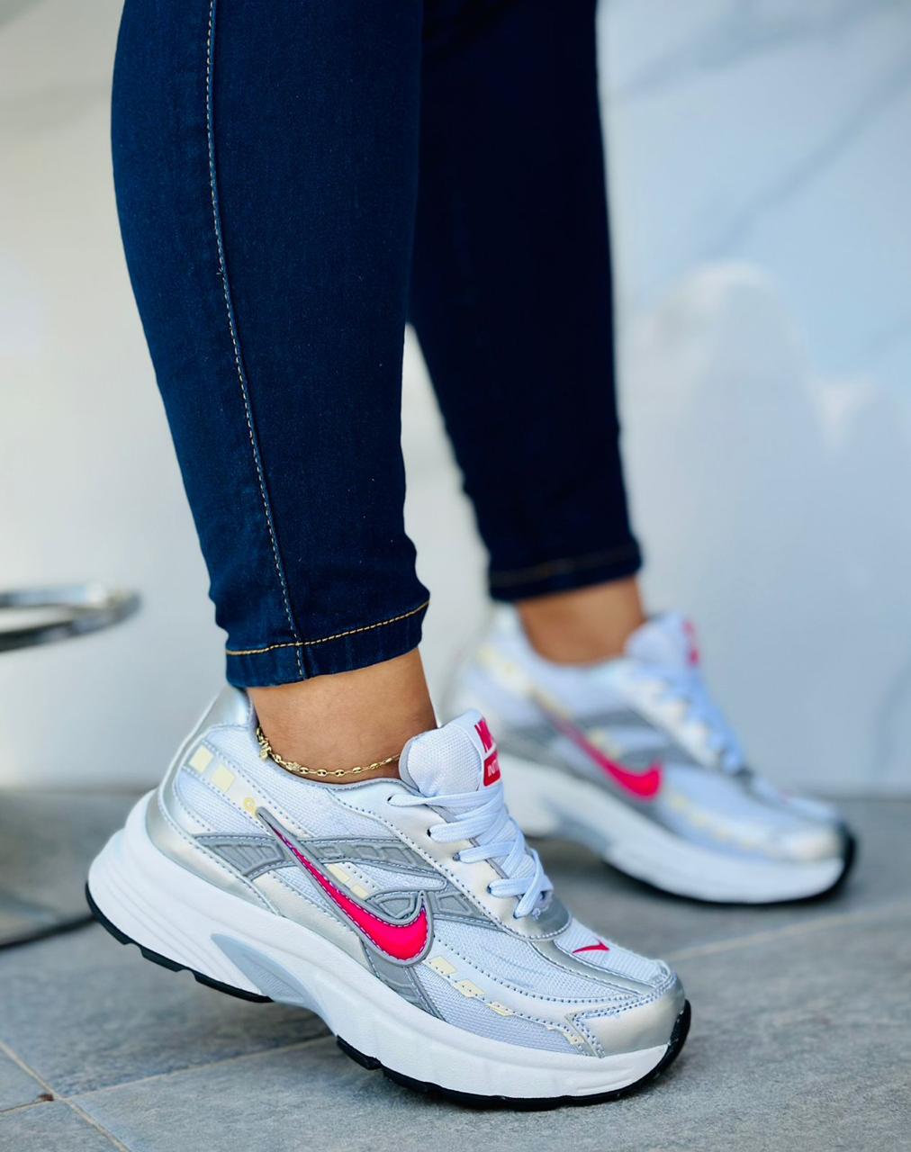 Nike Initiator Dama