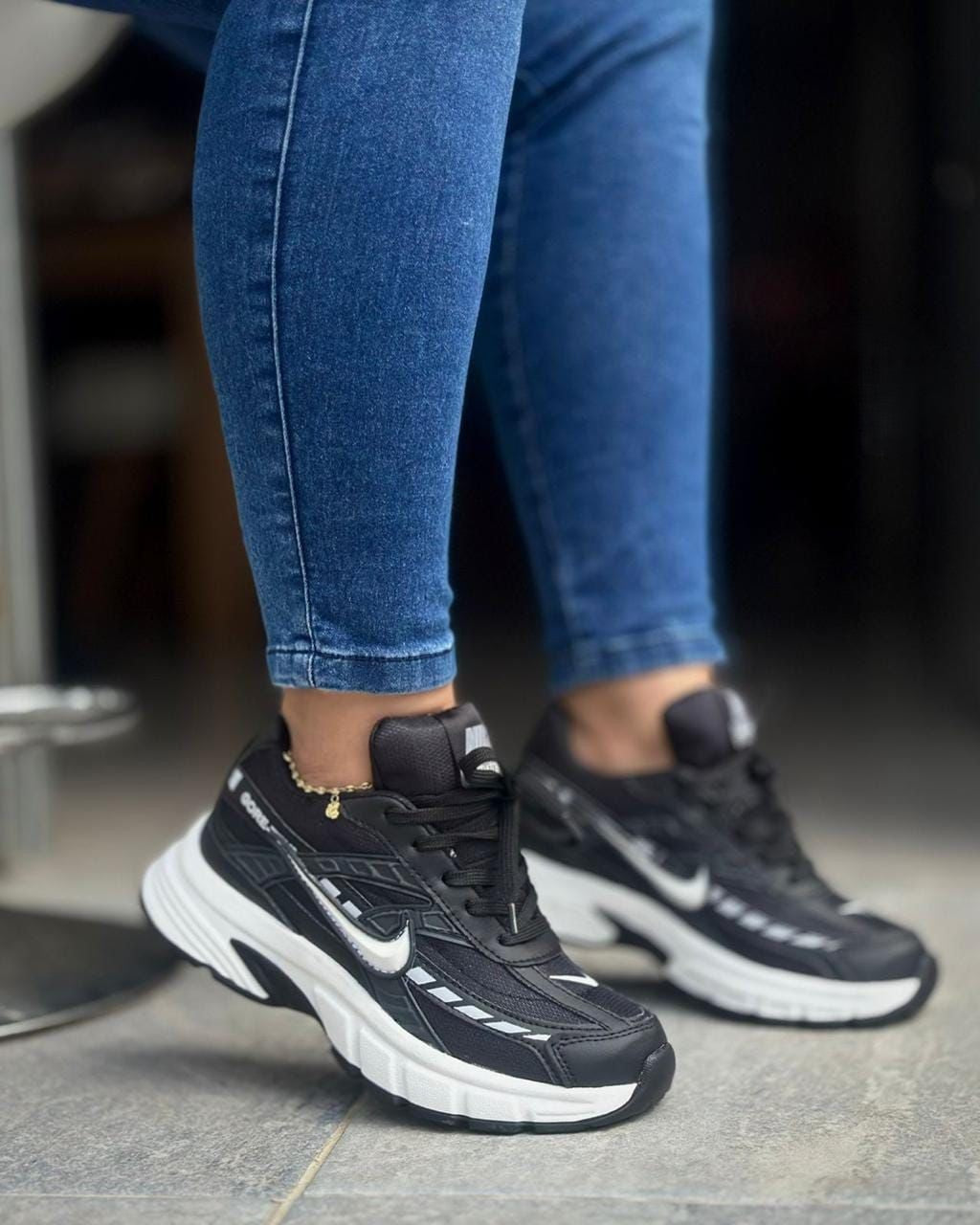 Nike Initiator Dama