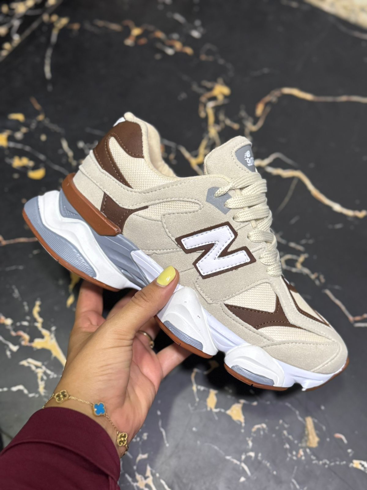 New Balance 9060 Dama