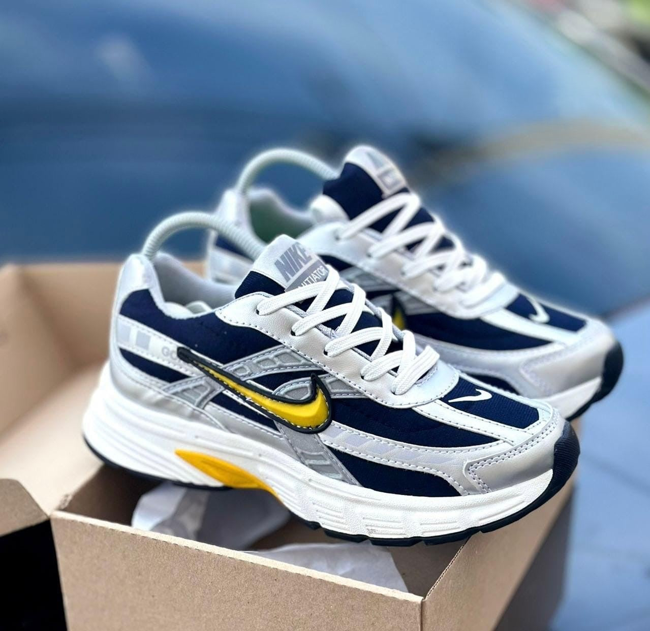 Nike Initiator