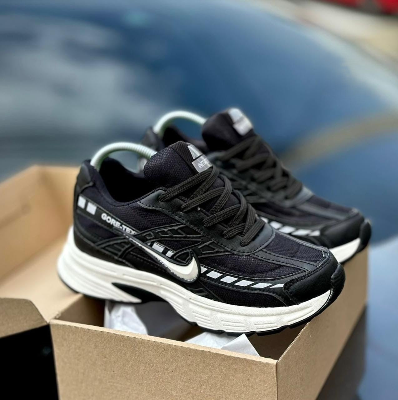 Nike Initiator