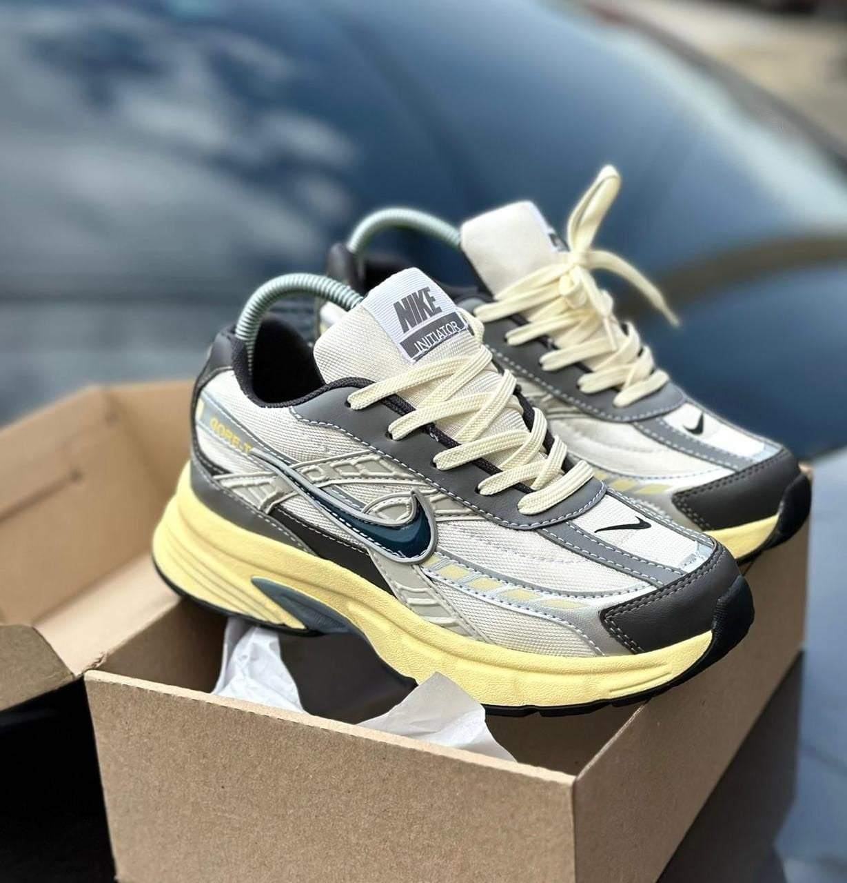 Nike Initiator