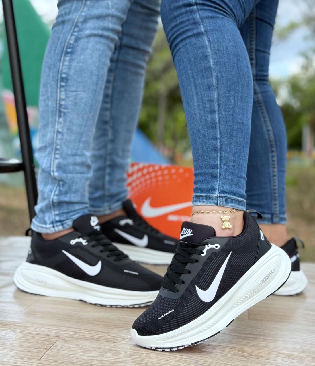 Nike Vomero Plus Unisex